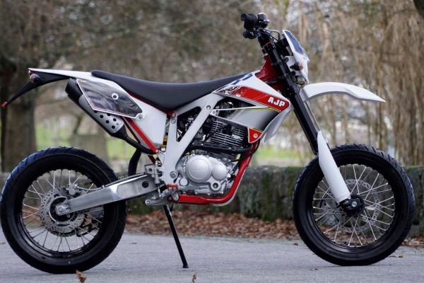2020 AJP PR4 Supermoto Pro 240