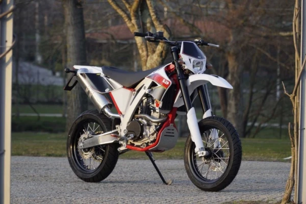 2020 AJP PR5 Supermoto 250