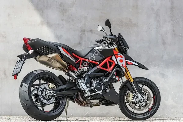 2018 Aprilia Dorsoduro 900