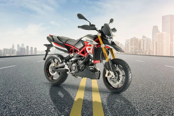 2022 Aprilia Dorsoduro 900