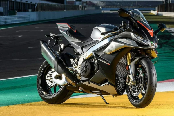 2021 Aprilia RSV4