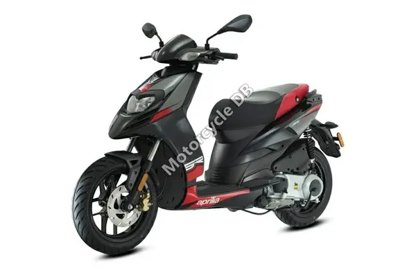 2015 Aprilia SR Motard 125