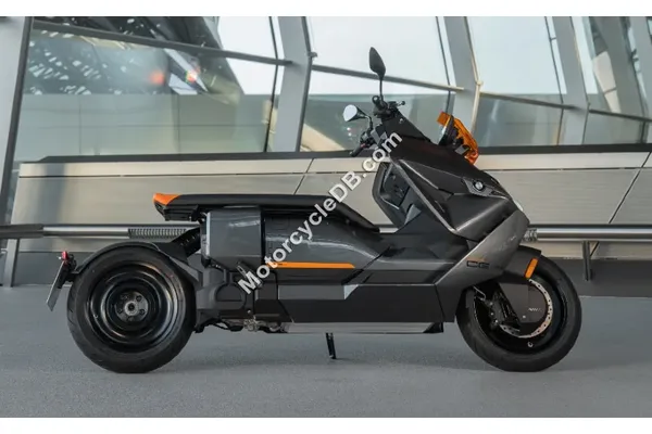 2022 BMW CE 04