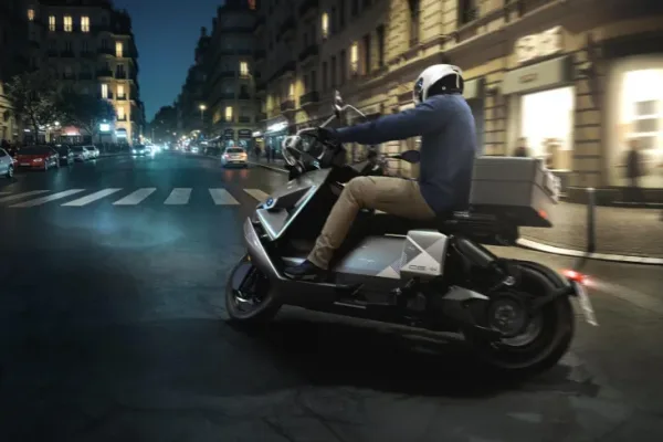2026 BMW Ce 04