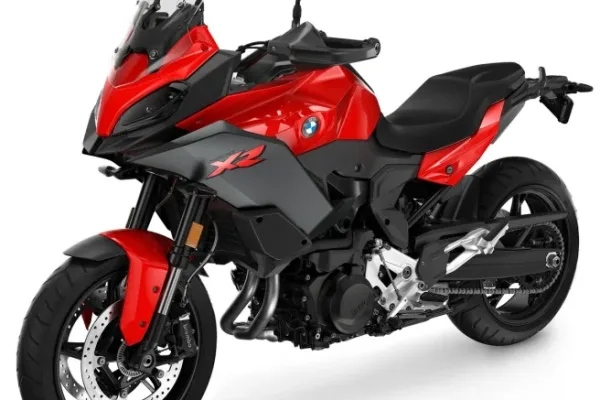 2027 BMW F 900 XR
