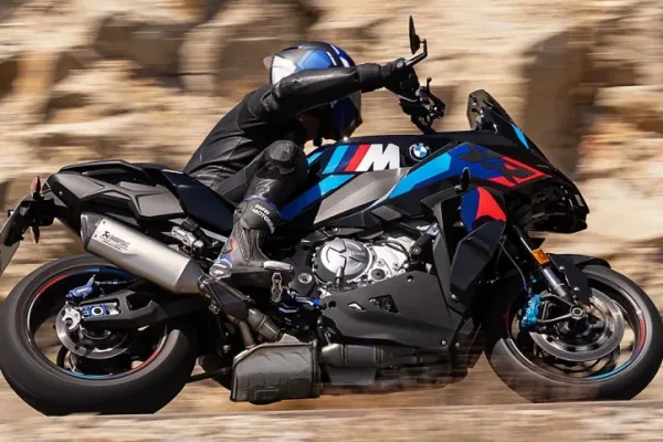 2027 BMW M 1000 XR
