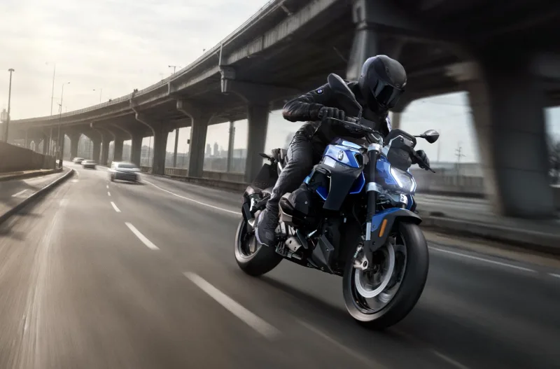 R1300R 2026 69697