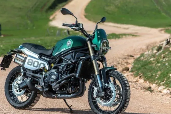 2026 Benelli Leoncino 800