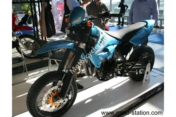 2008 CCM R45