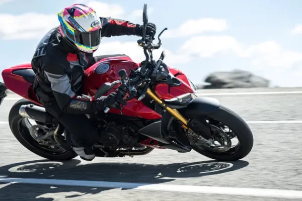 2025 Ducati Streetfighter V2