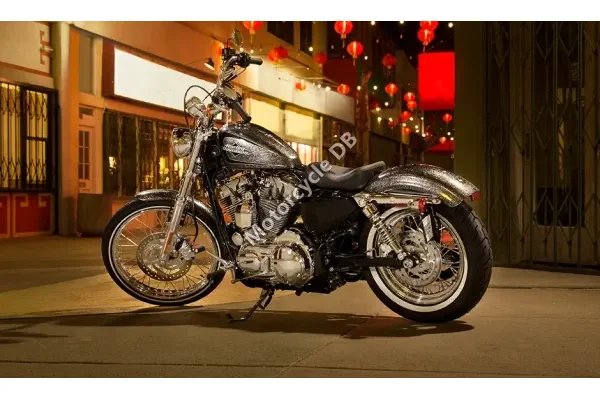 2014 Harley-Davidson Sportster Seventy-Two Dark Custom