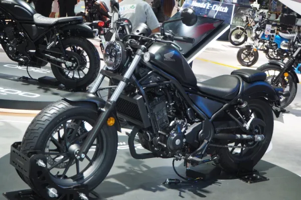 2026 Honda Rebel 300 E-Clutch