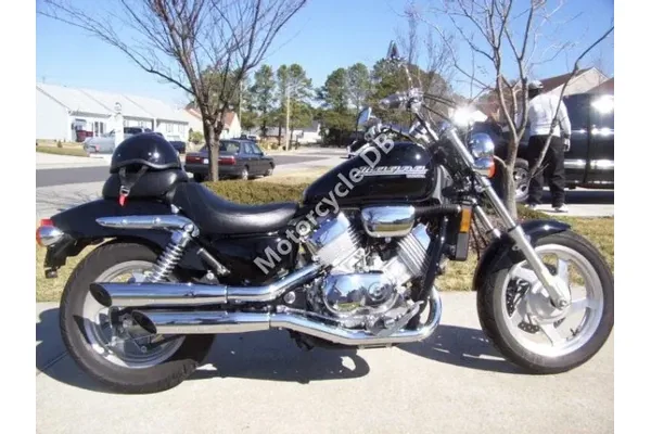 2002 Honda VF 750 C Magna