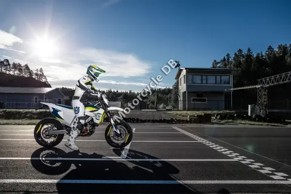 2017 Husqvarna 701 Supermoto
