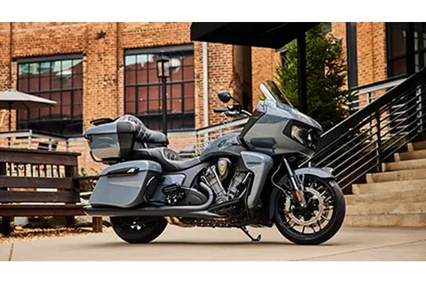 2023 Indian Pursuit Dark Horse Premium