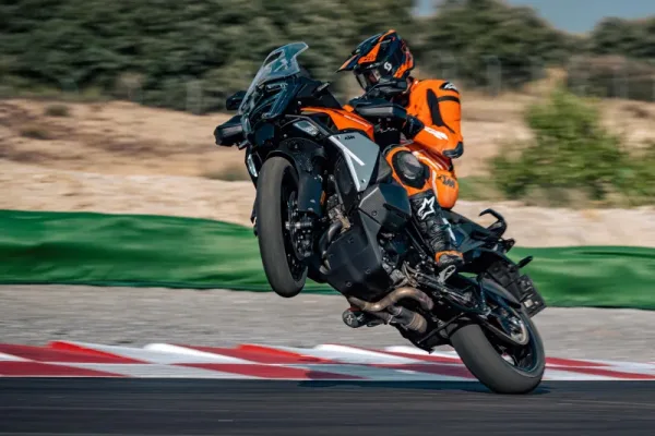 2026 KTM 1390 Super Adventure R