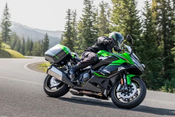 2026 Kawasaki Ninja 1100SX SE