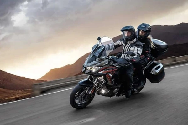 2021 Kawasaki Versys 1000 SE