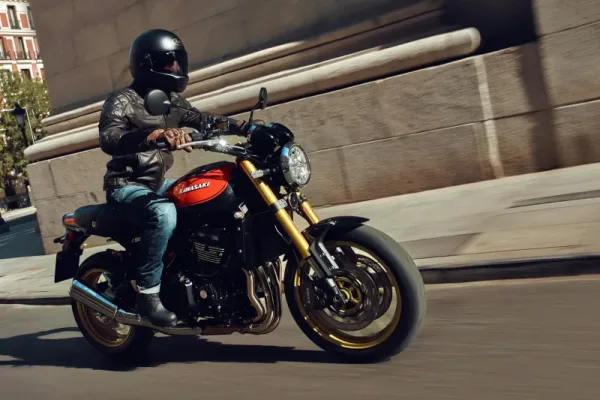 2026 Kawasaki Z900RS SE