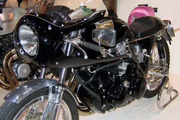 2026 Kawasaki Z900 SE Performance