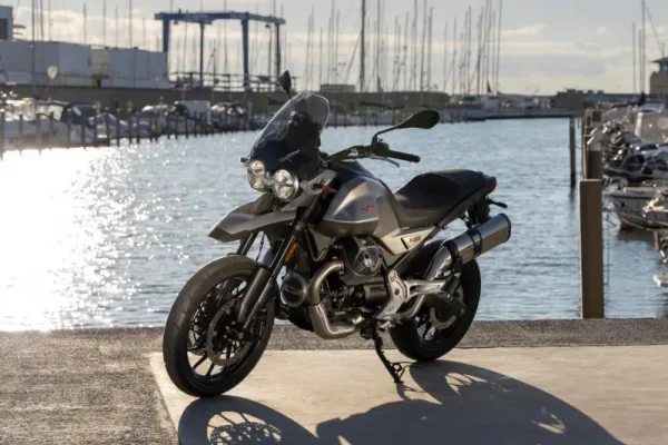 2026 Moto Guzzi V85 Strada