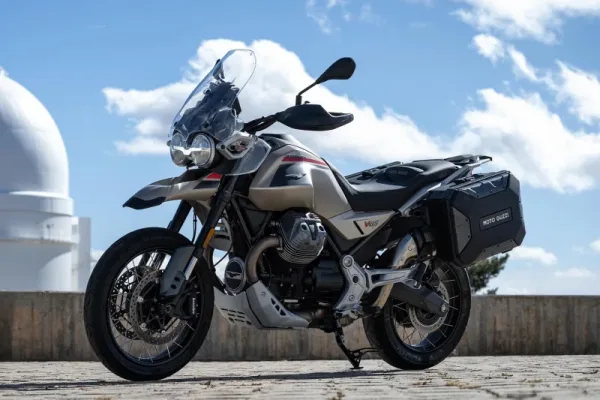 2026 Moto Guzzi V85 TT Travel