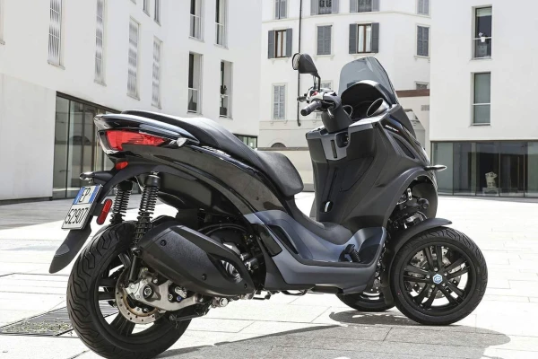 2020 Piaggio MP3 300 HPE Sport
