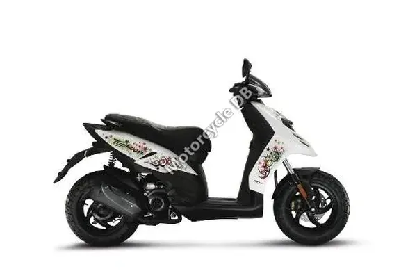 2011 Piaggio Typhoon 125