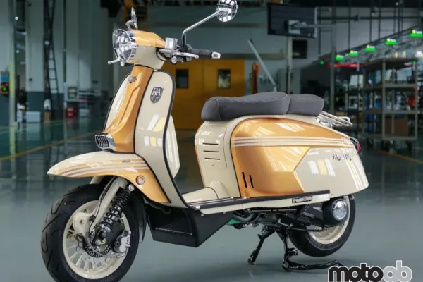 2025 Royal Alloy Gp 300 SE
