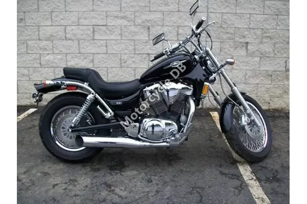 2011 Suzuki Boulevard S83