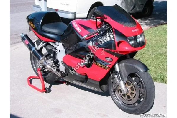 1999 Suzuki GSX 750