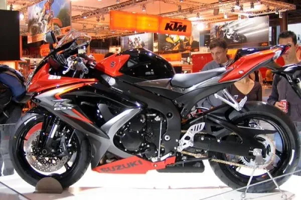 2025 Suzuki GSX-R750