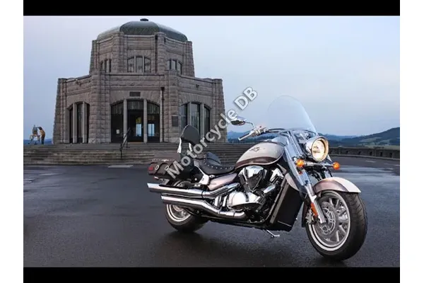 2010 Suzuki Boulevard C109RT