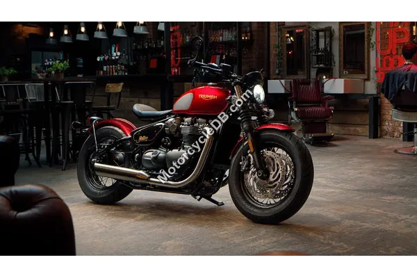 2022 Triumph Bonneville Bobber Gold Line