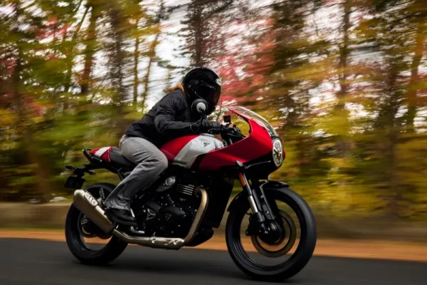 2026 Triumph Thruxton 400