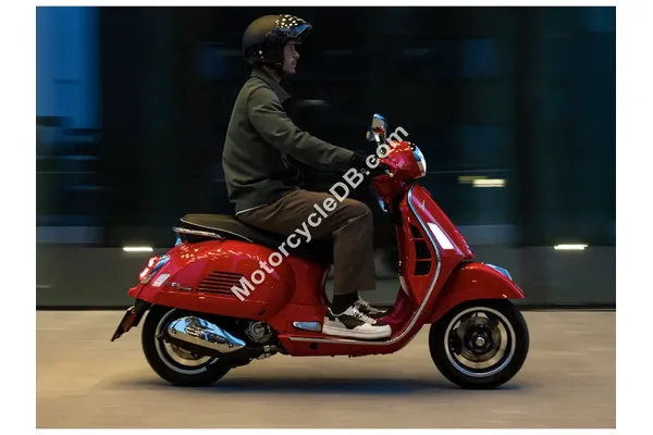2022 Vespa GTS 300 Touring