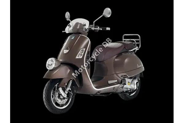2013 Vespa GTV Vie Della Moda