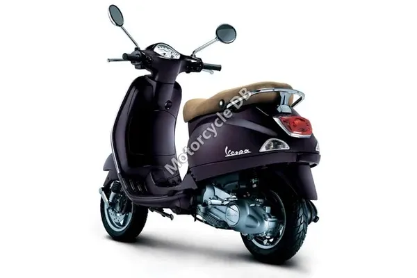 2010 Vespa LXV 150