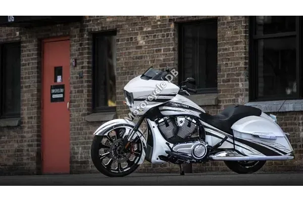 2018 Victory Magnum X-1