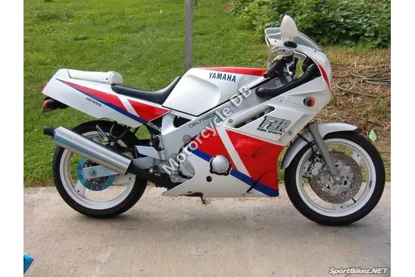 1990 Yamaha FZR 600