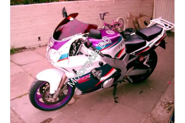 1995 Yamaha FZR 600 R