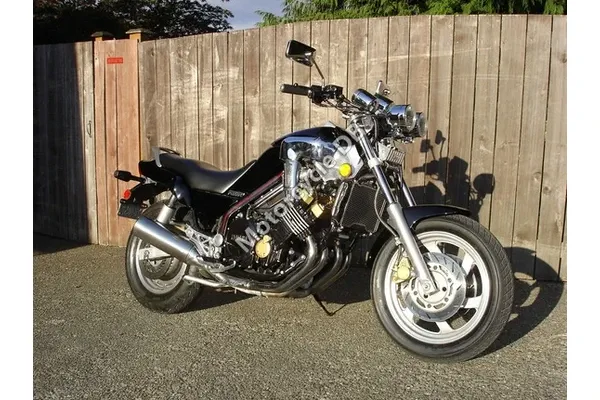1986 Yamaha FZX 700 Fazer
