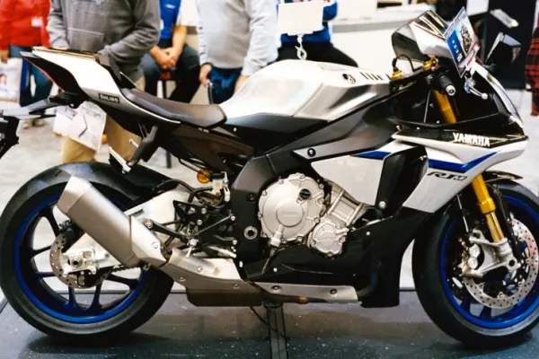 2025 Yamaha YZF-R1M