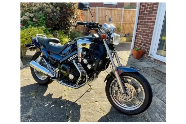1992 Yamaha FZX 750 Fazer