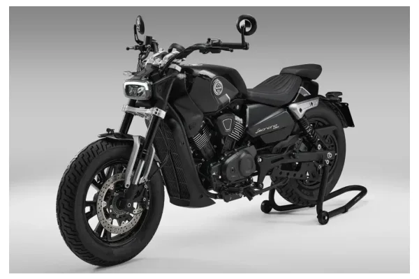 2025 Benelli Leoncino Bobber 400