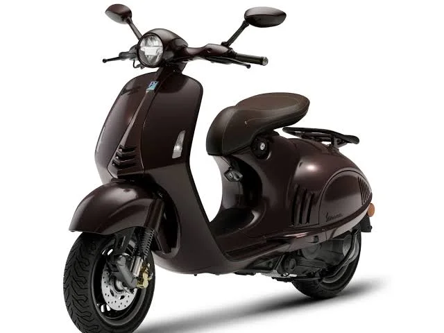 2027 Vespa 946 Horse