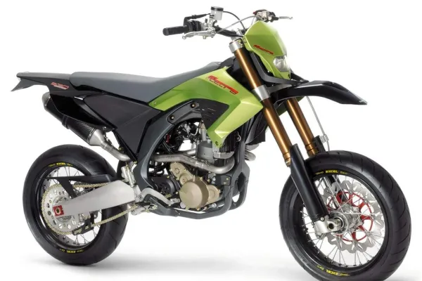 2010 Benelli BX 570 Motard