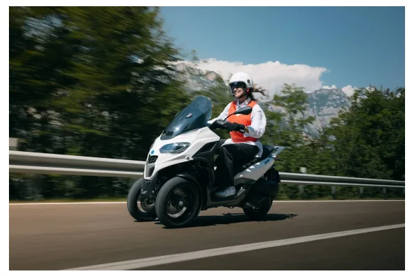 2026 Piaggio MP3 310