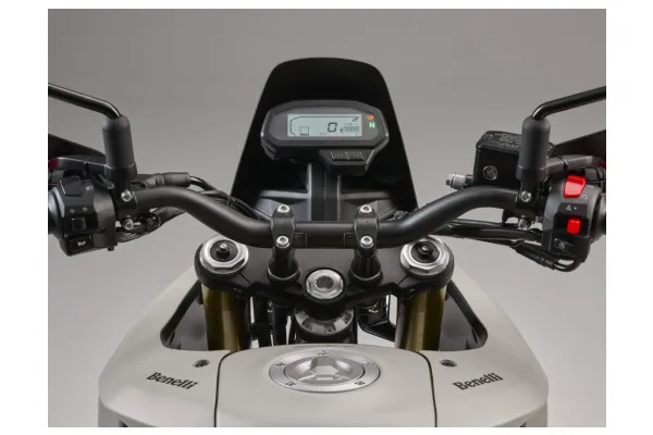 2025 Benelli BKX 300