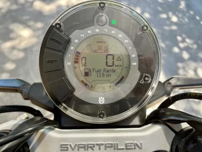2020 Husqvarna Svartpilen 401 - photo 6